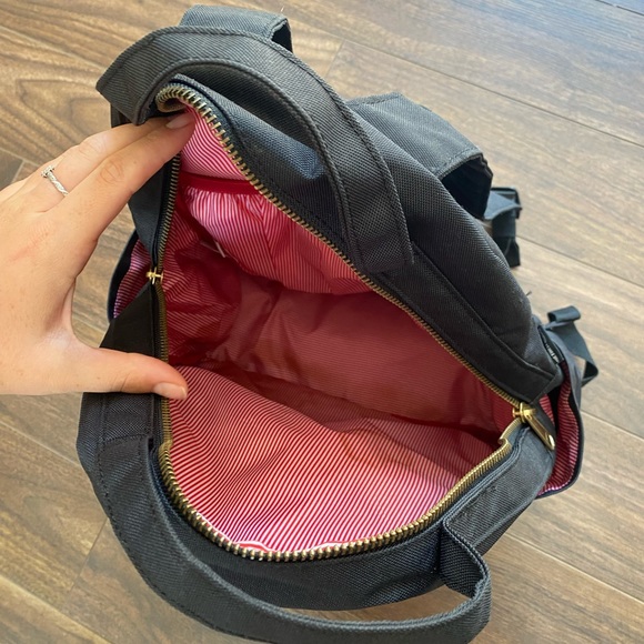 Herschel Backpack - Picture 2 of 3
